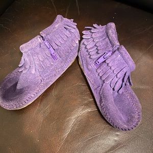 Children’s size 6 purple Minnetonka moccasins